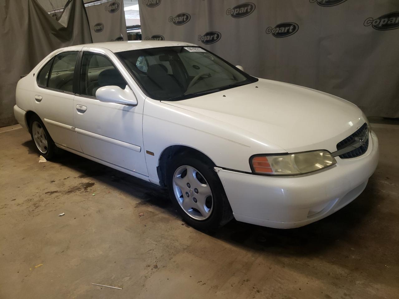 2001 nissan altima white