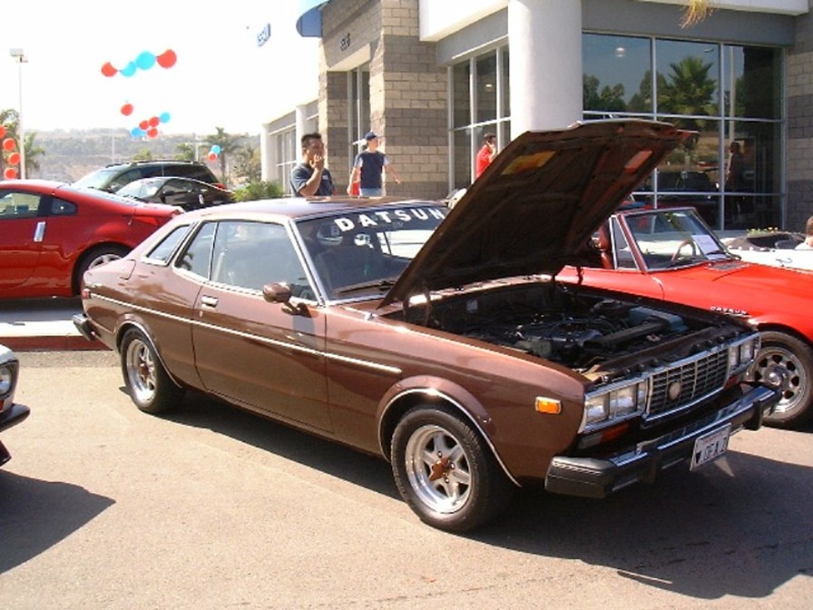 Nissan Maxima z 1979, w wersji amerykańskiej znany jako Datsun 810