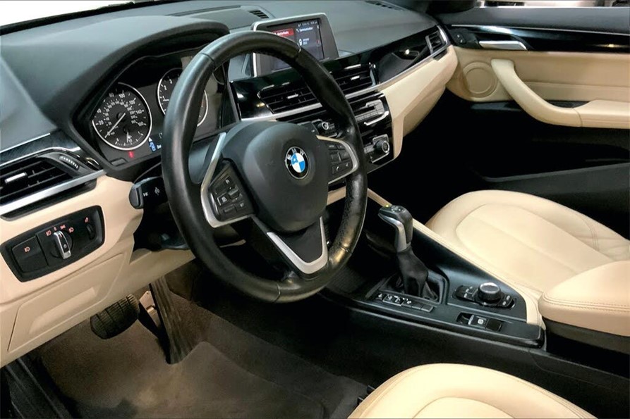 Pięcioletnie BMW X1 z USA starzeje się wolno - zwłaszcza w tak przyjemnej kolorystyce