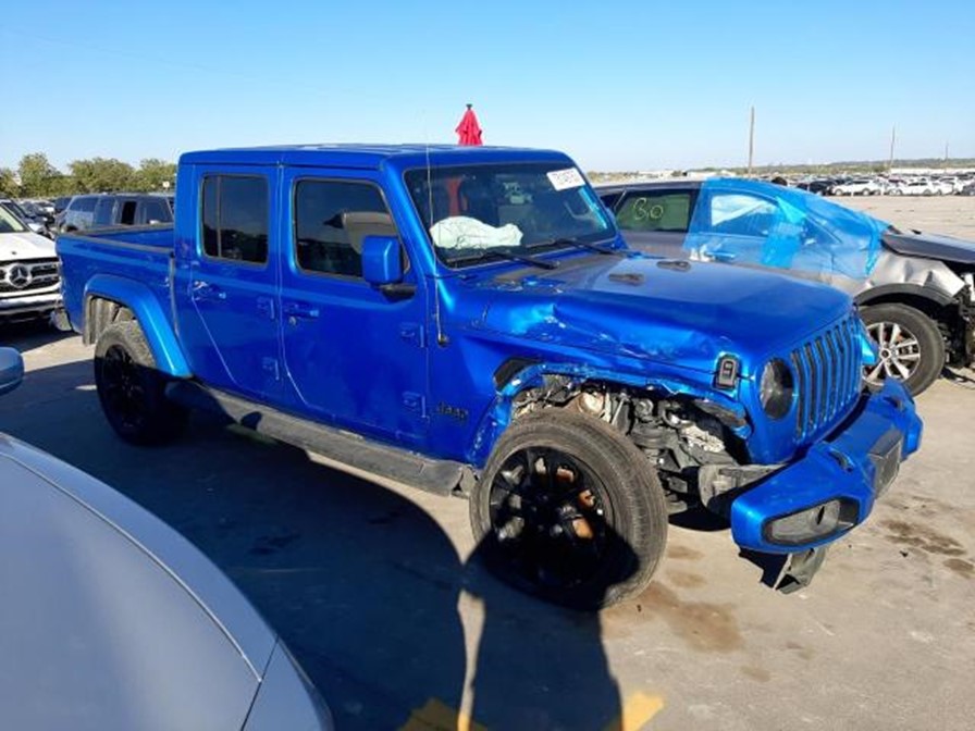 Jeep Gladiator z USA - rozbitki do duża część rynku wtórnego. Auto po prostu lubi walczyć.